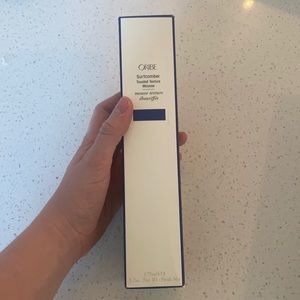 Oribe surfcomber tousled texture mousse